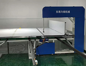 河南客戶訂購(gòu)加大臺(tái)面立切機(jī)